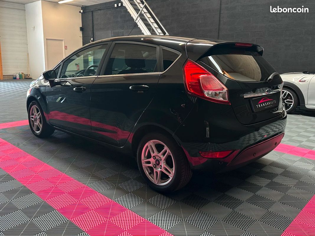 FORD FIESTA 1.5 TDCi 75 S&S Titanium (image 5)