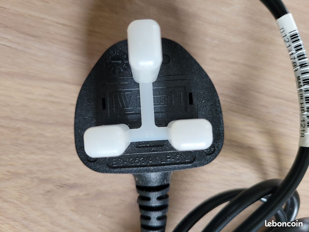 Adaptateur prise anglaise (image 2)
