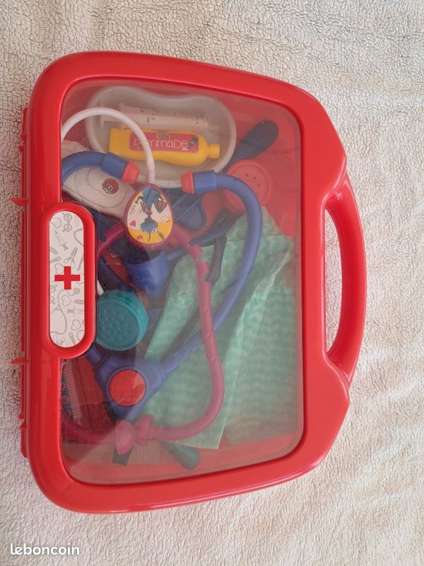 Manette docteur (image 1)