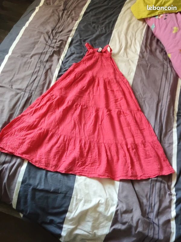 Très jolie robe gaufrée Okaïdi T 10 ans 140 cm (image 1)