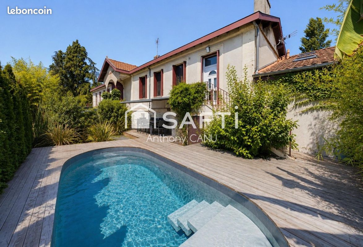 Maison 5 pièces 160 m² · à Blanquefort · 160 m² · 539 900 €