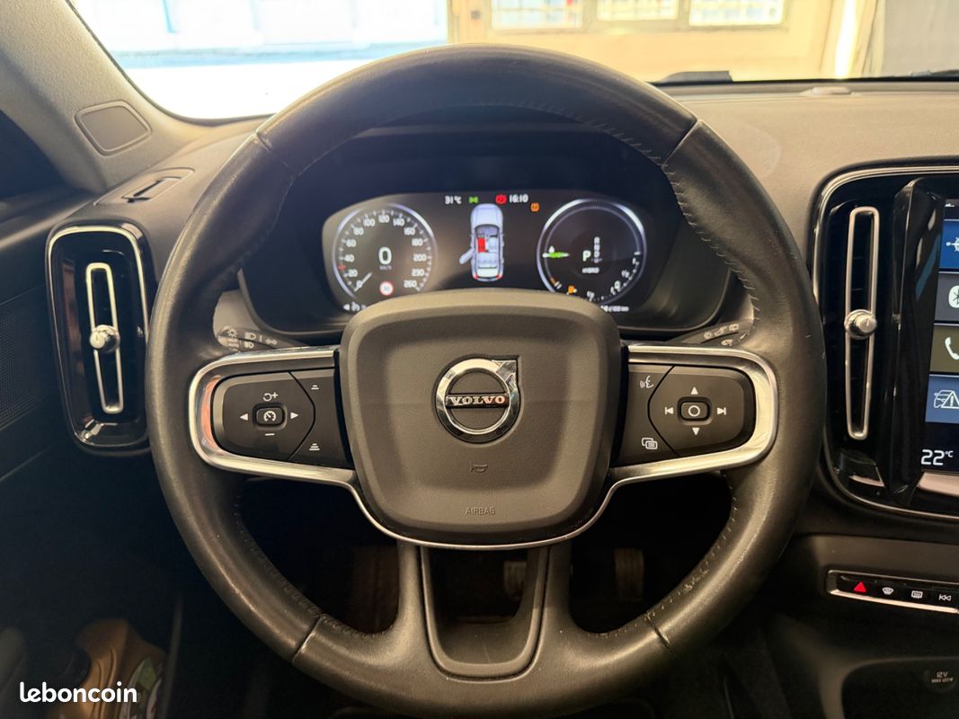 Volvo XC40 T5 Twin engine 261Ch Inscription - TVA RECUPERABLE / 1ERE MAIN / TOIT OUVRANT PANORAMIQUE / COFFRE ELECTRIQUE / CAMERA DE RECUL (image 15)