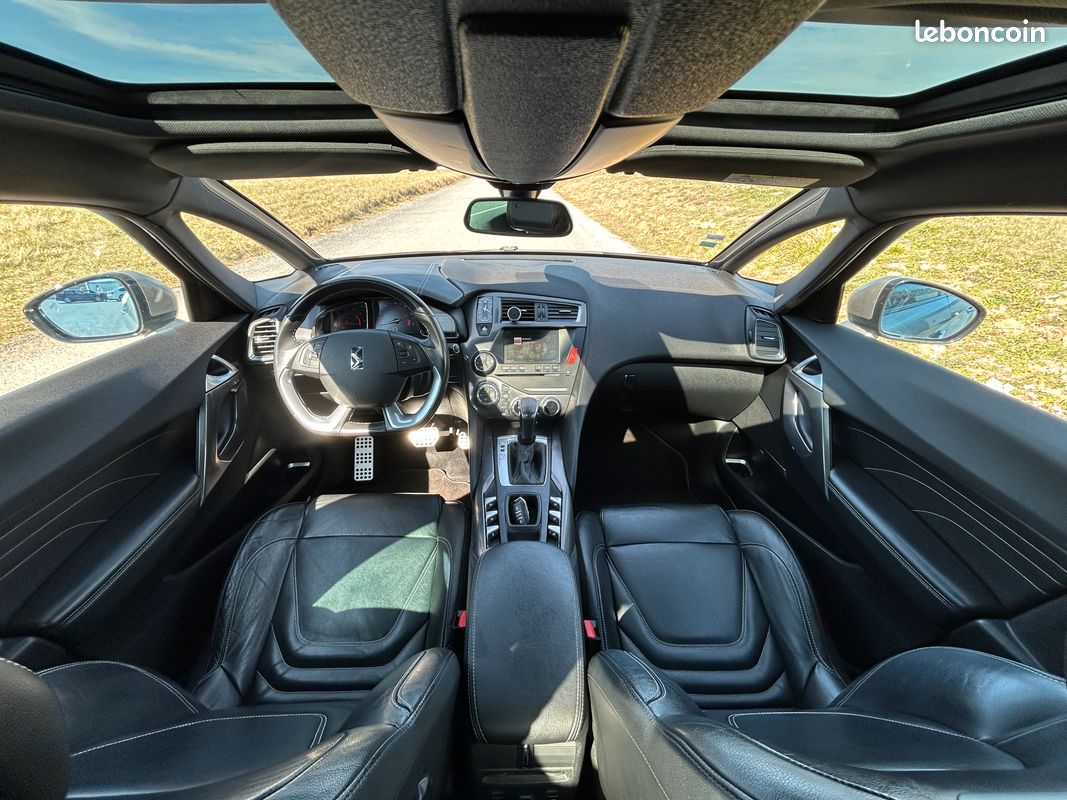 DS DS5 - 2.0 BlueHDI 180 Sport Chic - BVA / Caméra de recul et Aide au stationnement AV & AR / Sièges Cuir électrique / Démarrage Keyless / Jantes alu 18" / Très belle configuration / Garantie 3 mois (image 4)