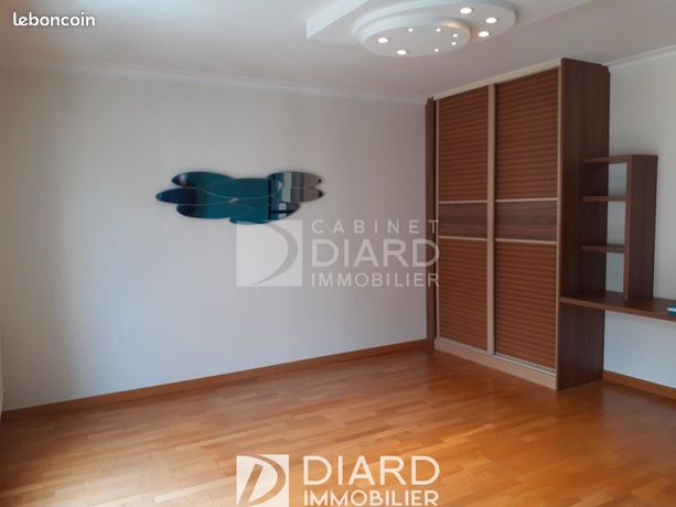 https://img.leboncoin.fr/api/v1/lbcpb1/images/02/2e/c9/022ec9b97b6761776bdf6cf8decdc3ddc143d5a2.jpg?rule=ad-image