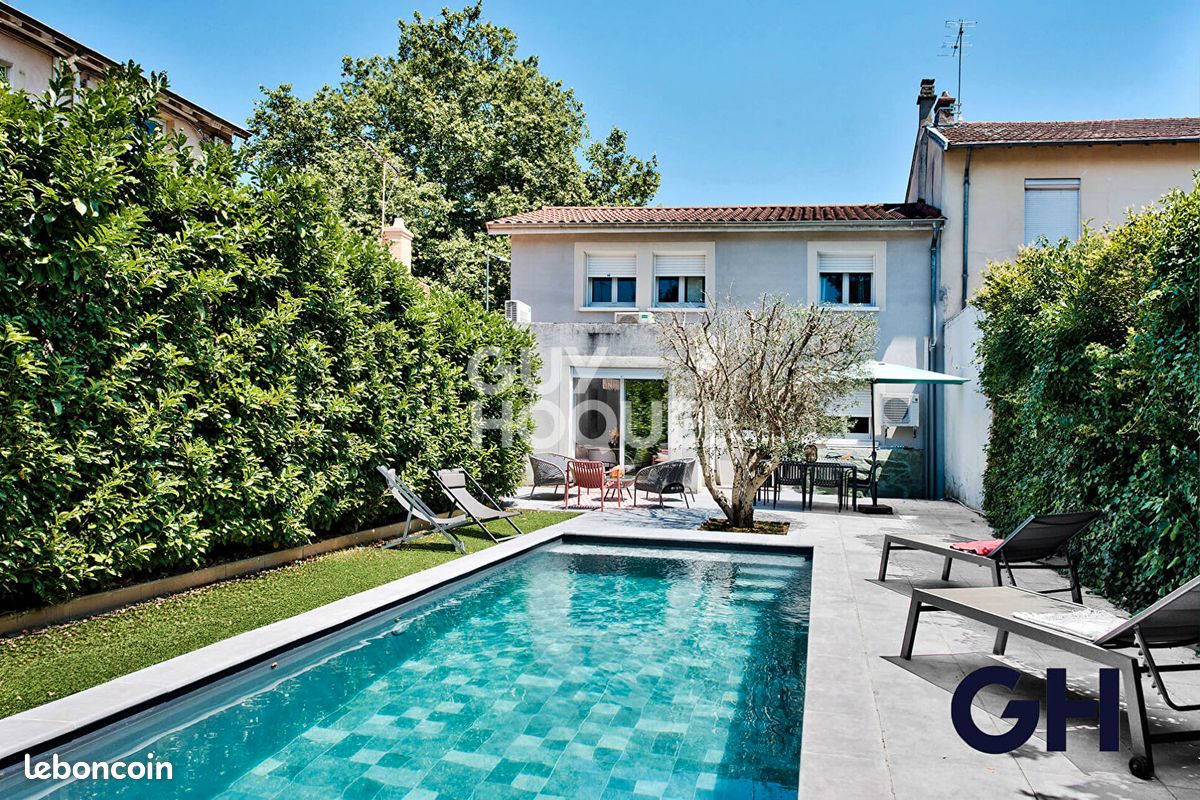 Maison 6 pièces 143 m² · à Villeurbanne · 143 m² · 598 000 €