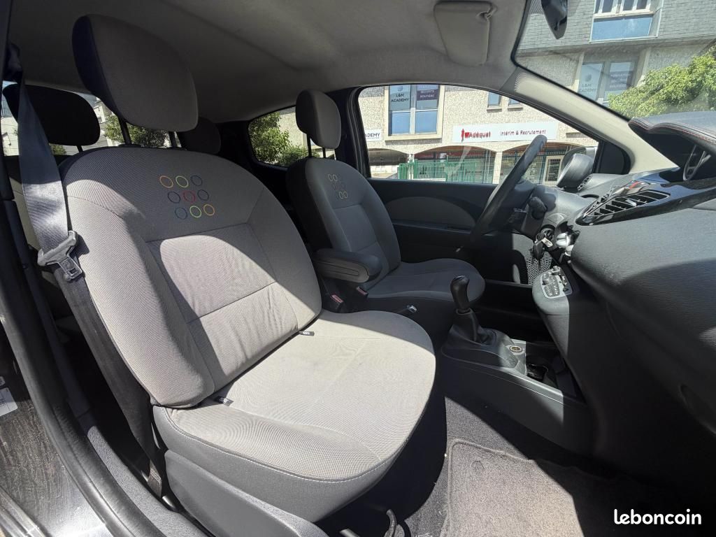 RENAULT TWINGO 1.5 dCi 85CH Euro 5 Authentique / Clim / Jantes alu / (image 10)