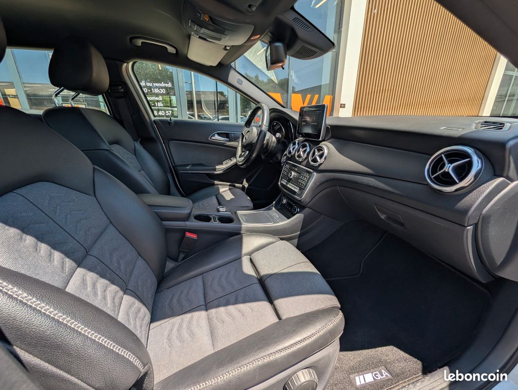 MERCEDES-BENZ CLASSE GLA 1.6 180 7-G DCT INSPIRATION 120CH - RADAR AV/Ar (image 27)