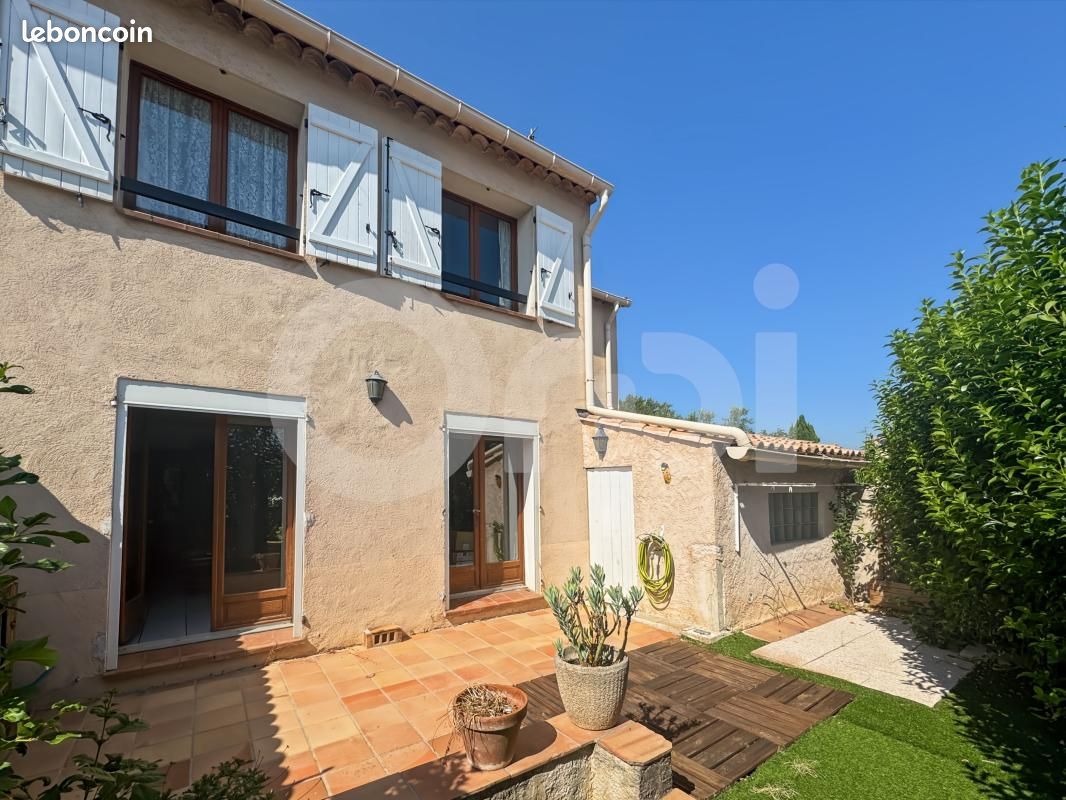 Maison 5 pièces 90 m² · à La Crau · 90 m² · 390 000 €