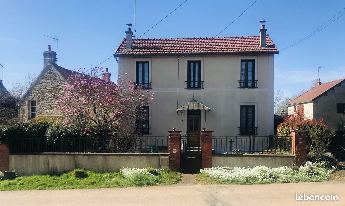 Maison 5 pièces 122 m² · à Saint-Malo-en-Donziois · 122 m² · 750 €/mois
