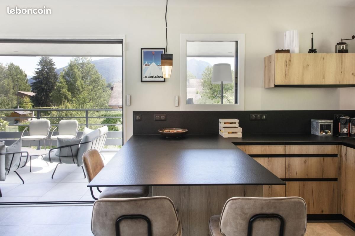 Maison 5 pièces 128 m² · à Saint-Julien-en-Genevois · 128 m² · 704 700 €
