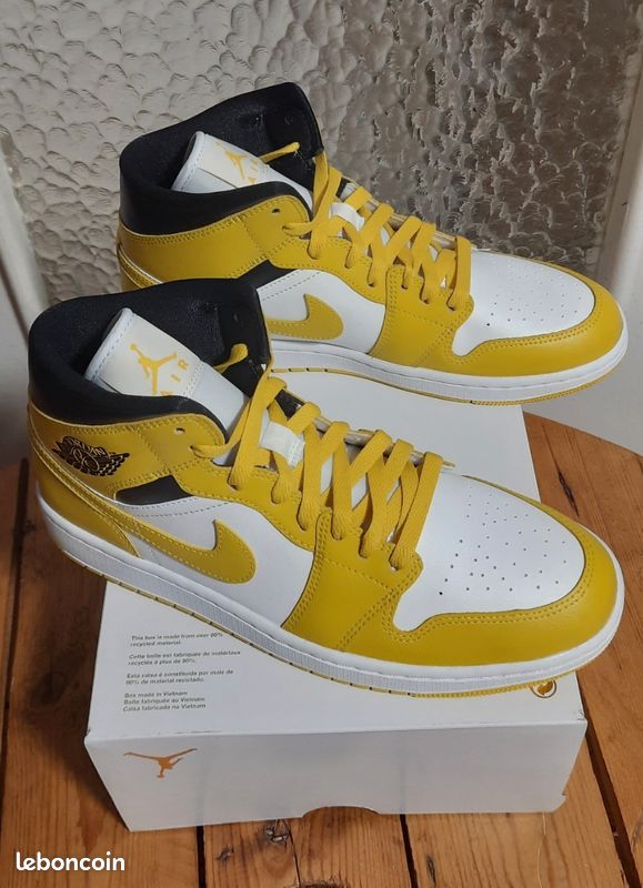 Mid Yellow Floral Air Jordan Mid Jaune Fleur Mid Jordan Jaune - Main Image