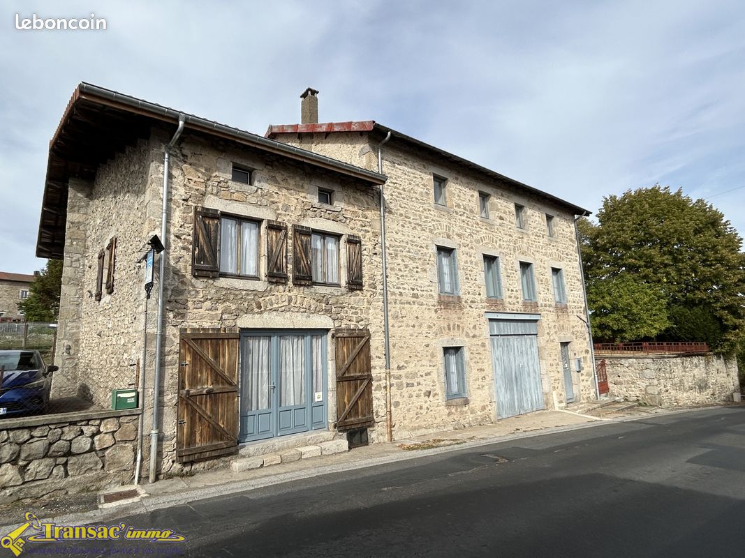 Maison 11 pièces 256 m² · à Fournols · 256 m² · 299 250 €