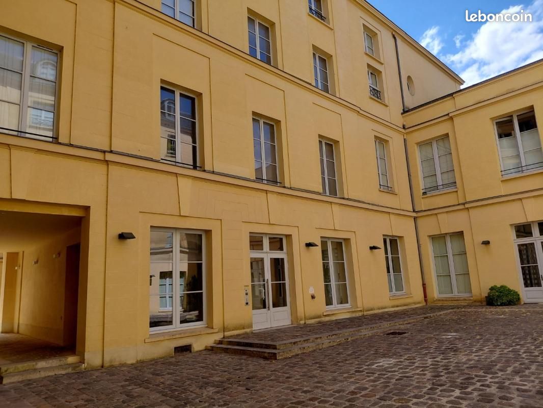 Appartement 5 pièces 116 m² · à Versailles · 116 m² · 2 721 €/mois
