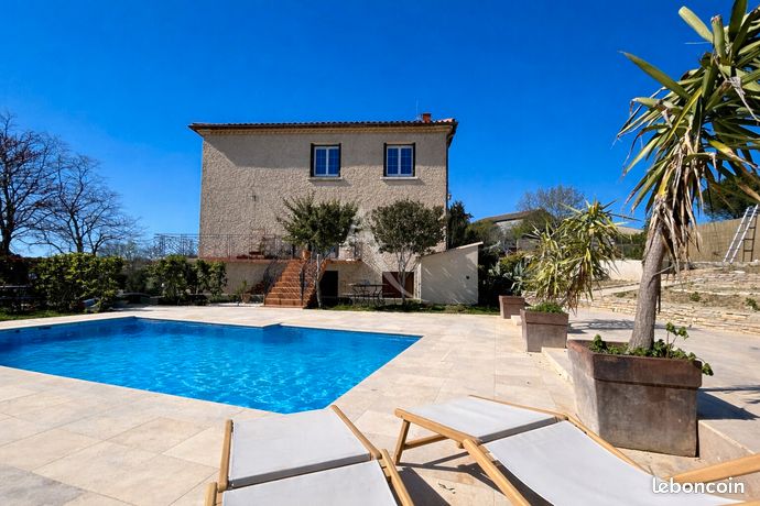 Maison 7 pièces 210 m²