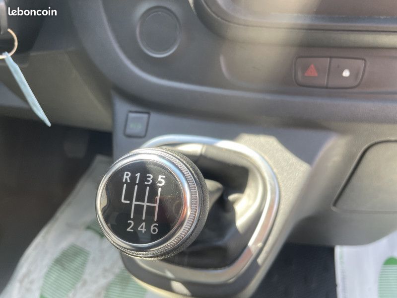 Renault TRAFIC III FG L2H2 1200 2.0 DCI 145CH ENERGY GRAND CONFORT E6 (image 24)