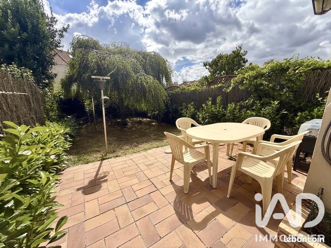 Maison 5 pièces 100 m² · à Montigny-le-Bretonneux · 100 m² · 364 000 €