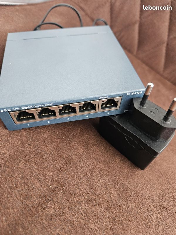TP-LINK TL-SG105 Switch réseau 5 ports RJ45 Gigabit 10/100/1000 Mbps - Boitier métal avec