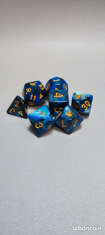 Set 7 dés D&D - résine premium - Effet cosmique unique (image 1)
