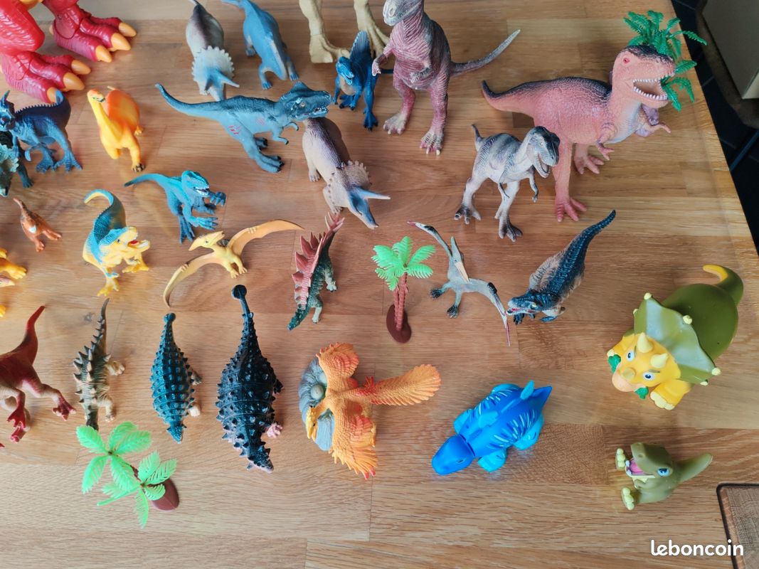 Lot dinosaures (image 2)