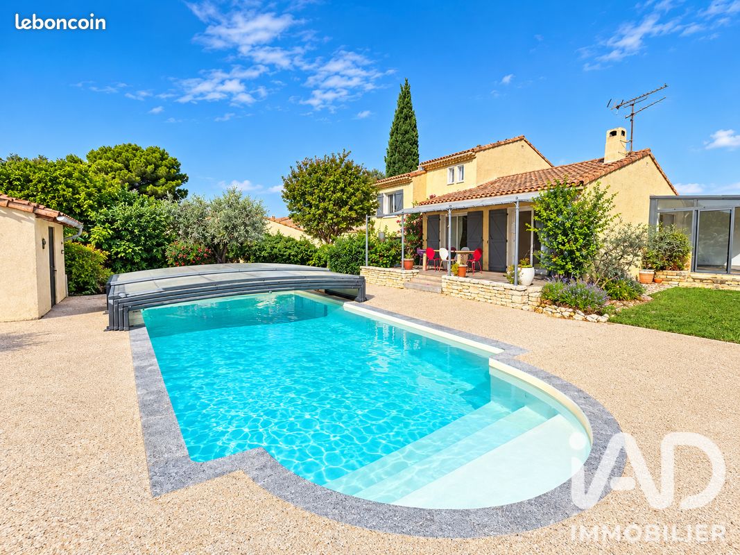 Maison 5 pièces 118 m² · à Saint-Martin-de-Crau · 118 m² · 470 000 €