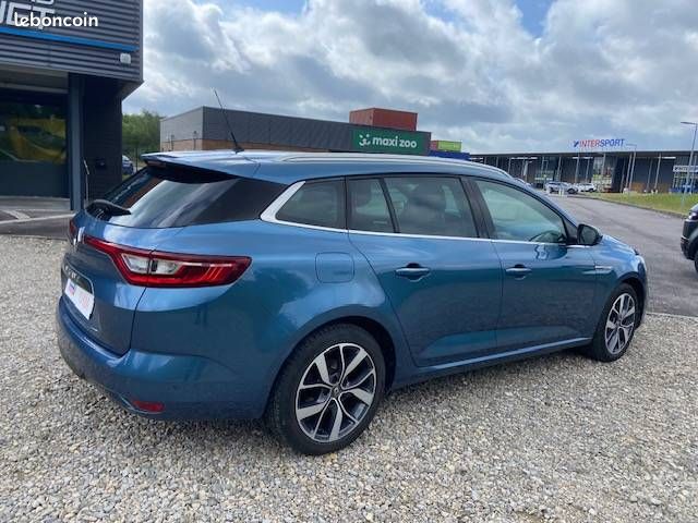 Renault megane iv estate tce 130 zen 2016 (image 10)