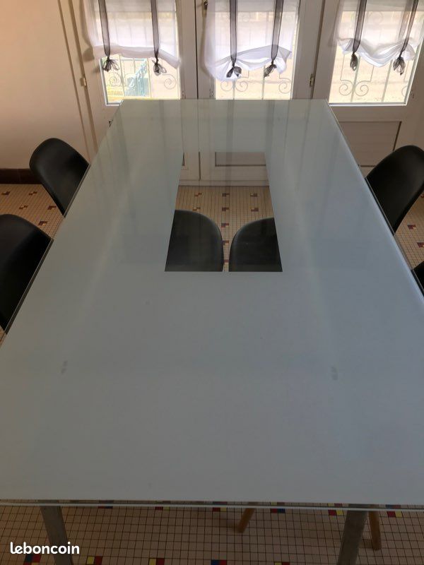 Belle table en verre (image 5)