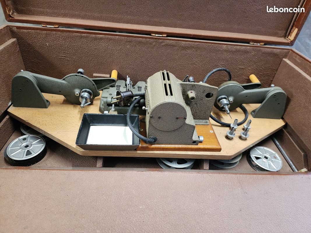 Banc de montage colleuse Arguet 8mm Super 8 en superbe mallette petits rangements (image 3)