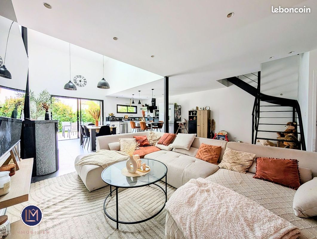 Maison 5 pièces 121 m² · à Montbert · 121 m² · 297 255 €