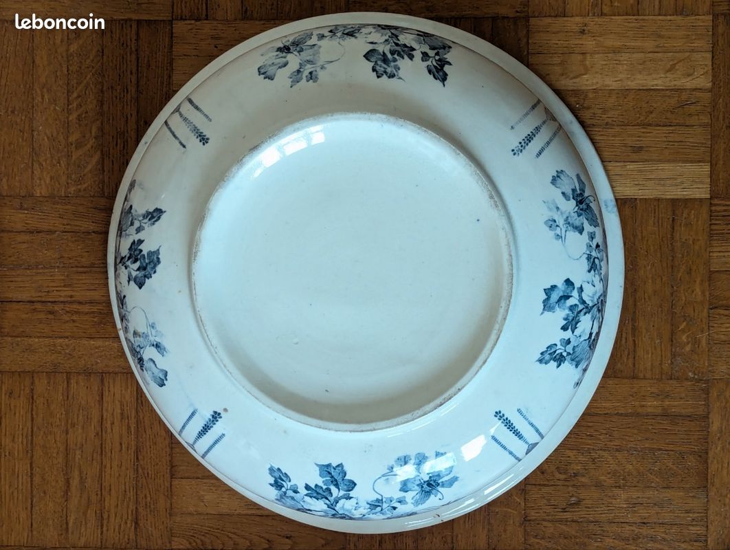 Ancien Broc De Toilette En Faïence – Crème Et Bleu – Décor Floral – Style Art Déco
