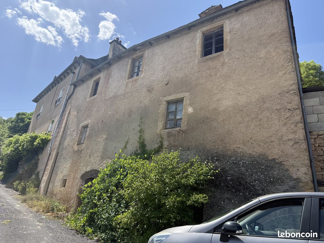 Maison 3 pièces 90 m² · à Estaing · 90 m² · 19 500 €