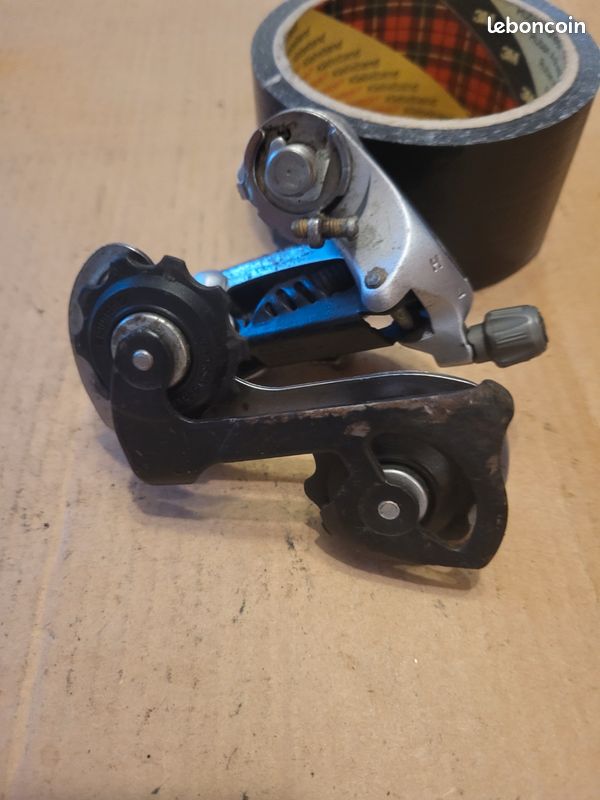 SHIMANO Dérailleur Arrière SAINT M820 SS Shadow+ Chape Courte Noir
