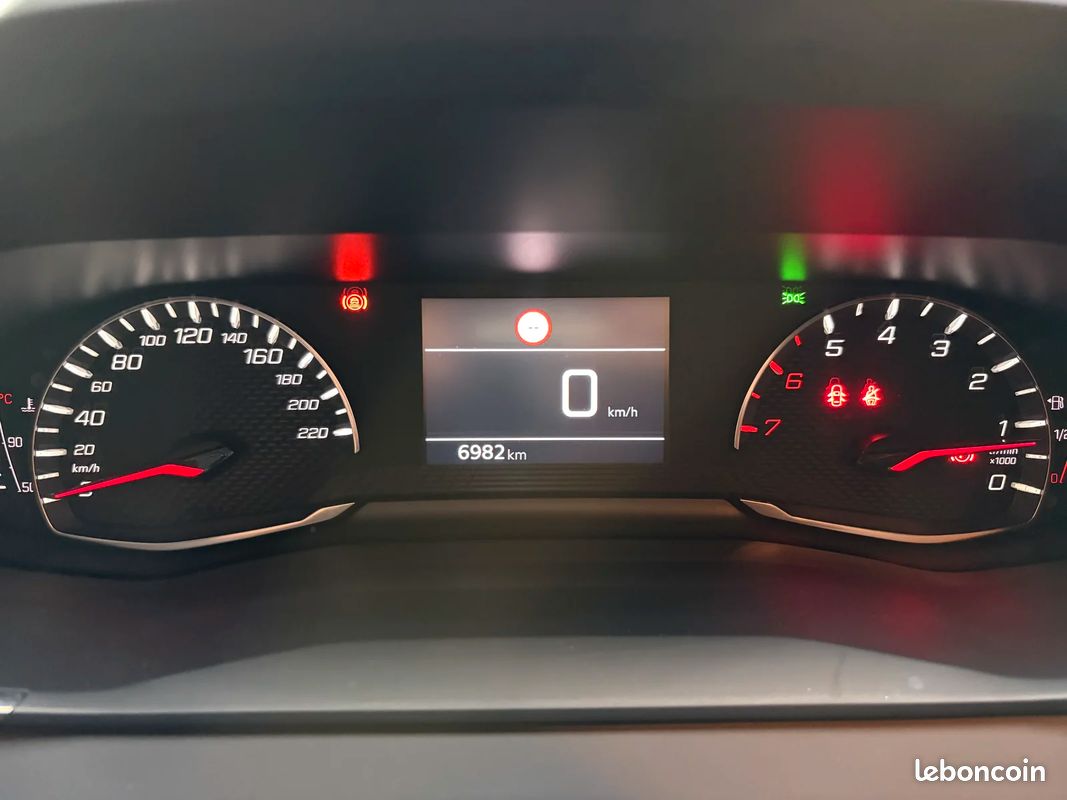 Peugeot 208 1.2 75i STYLE / DISTRIBUTION OK / ENTRETIEN PEUGEOT / BATTERIE NEUVE (image 22)