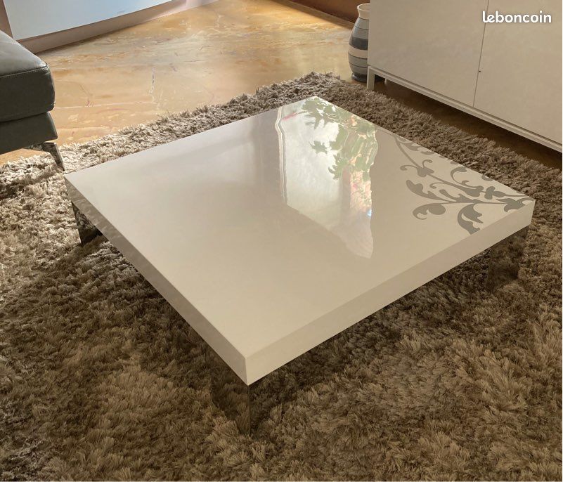 Table basse carré laqué blanc (image 1)
