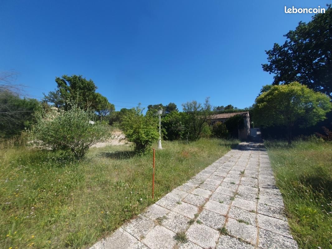 Terrain 469 m² Fuveau · 260 000 €