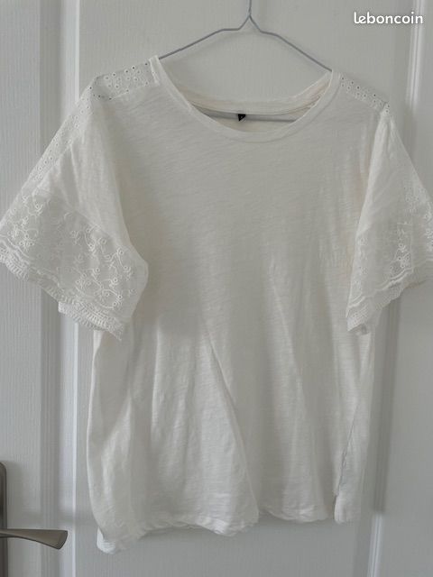 Tee shirt blanc Taille S (image 2)