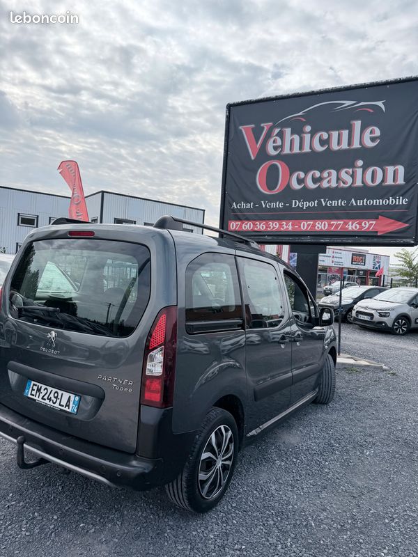 PEUGEOT PARTNER TEPEE 1.6 BlueHDi 120ch S&S BVM6 Outdoor (image 10)