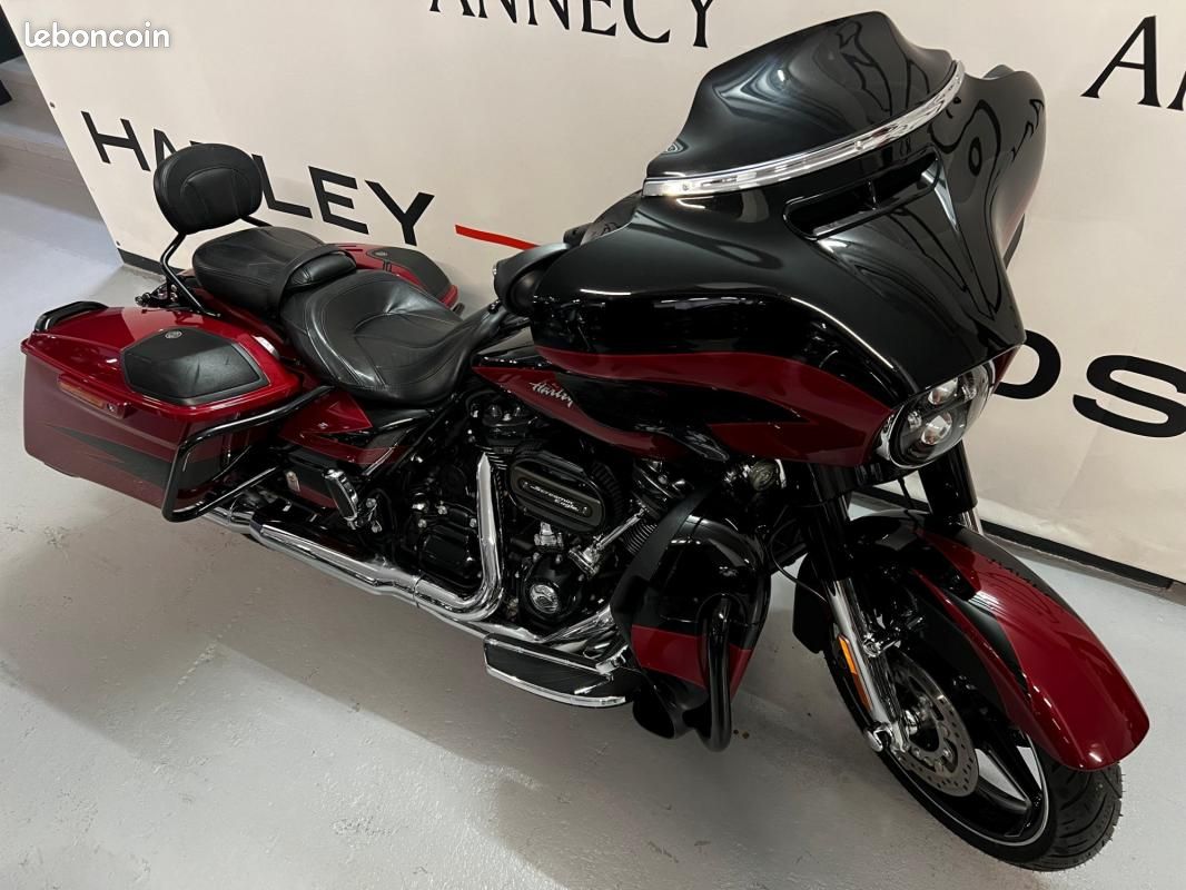 Harley Davidson TOURING STREET GLIDE 1868 CVO (image 2)