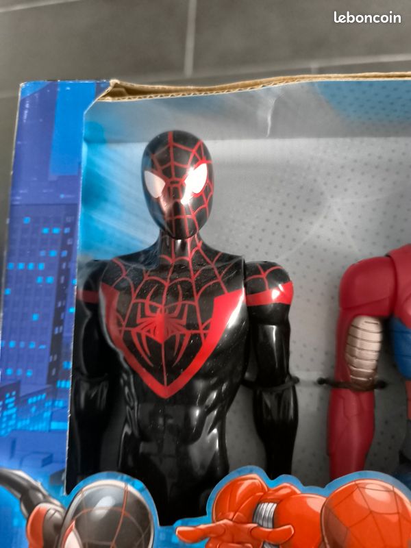 Marvel Spider-Man Titan Hero Series – Figurine Miles Morales 30 Cm, Super-Héros Articulé Avec Toiles Et Action Explosive !