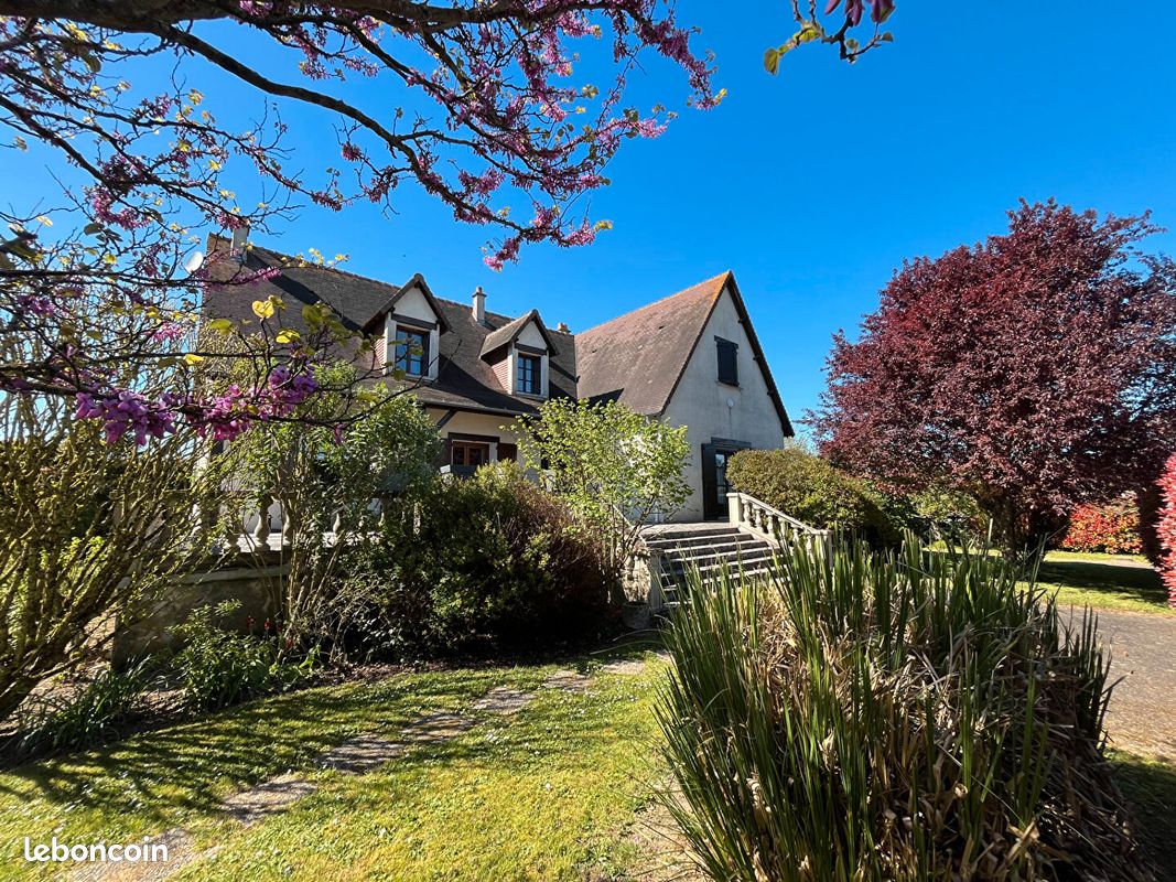 Maison 7 pièces 229 m² · à Sainte-Maure-de-Touraine · 229 m² · 305 260 €