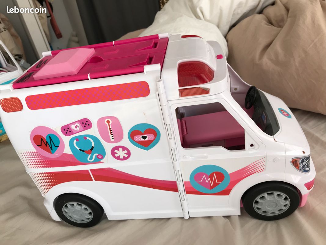 Ambulance Barbie (image 4)