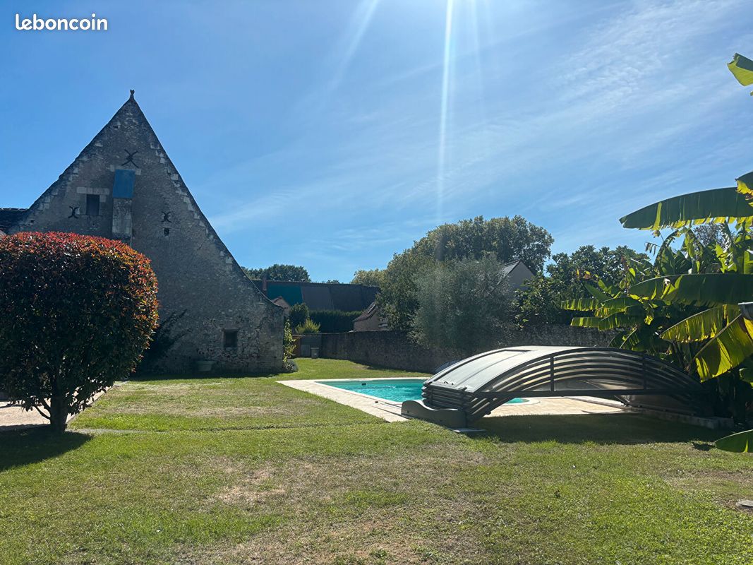 Maison 5 pièces 205 m² · à Notre-Dame-d'Oé · 205 m² · 705 000 €