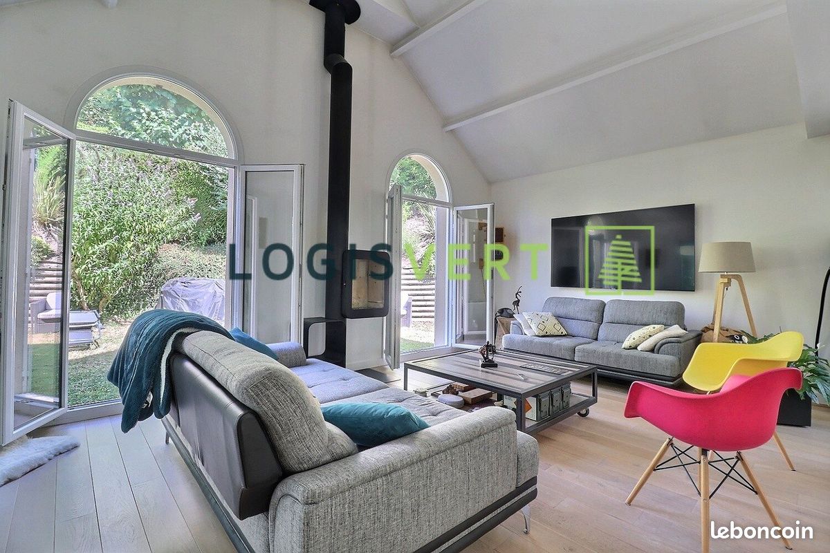 Maison 8 pièces 164 m² · à Bièvres · 164 m² · 860 000 €