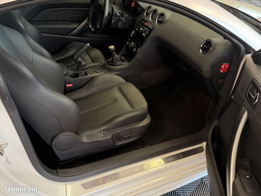 PEUGEOT RCZ 1.6 THP 155ch (image 11)