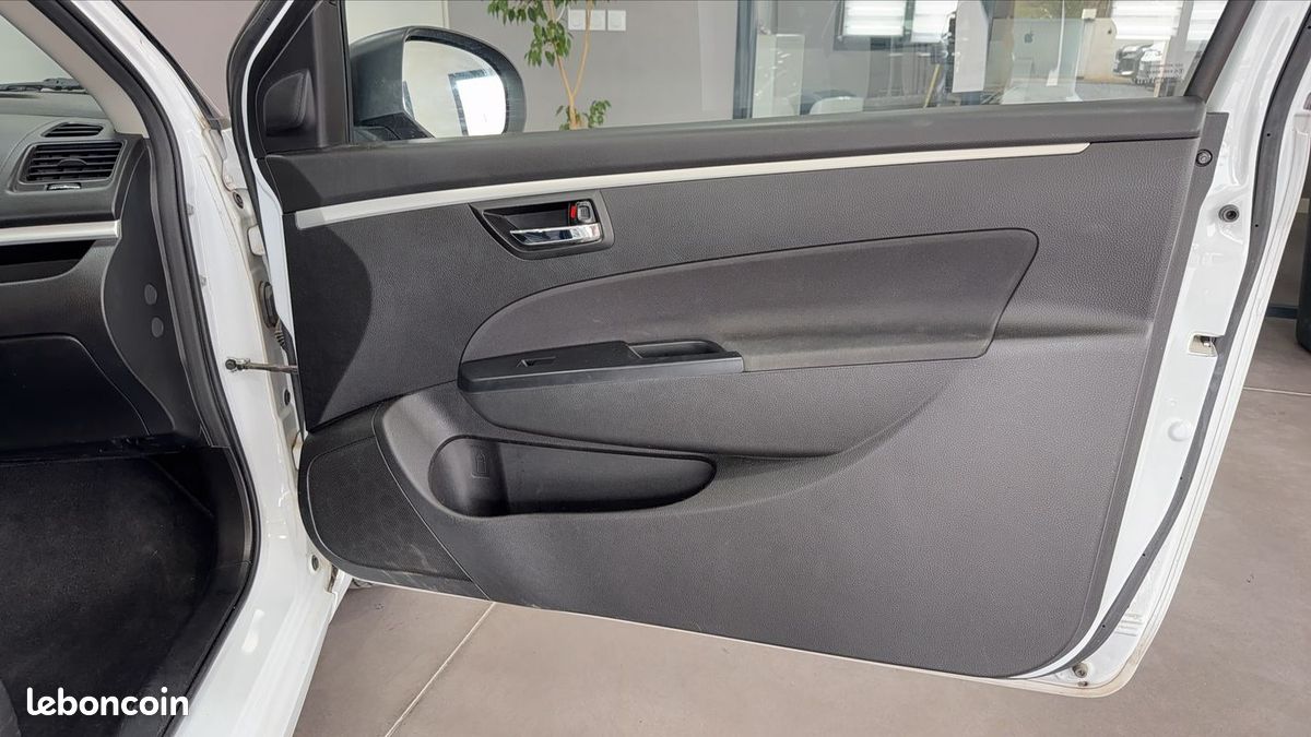 Suzuki Swift 1.2 VVT 94 Privilege (image 22)