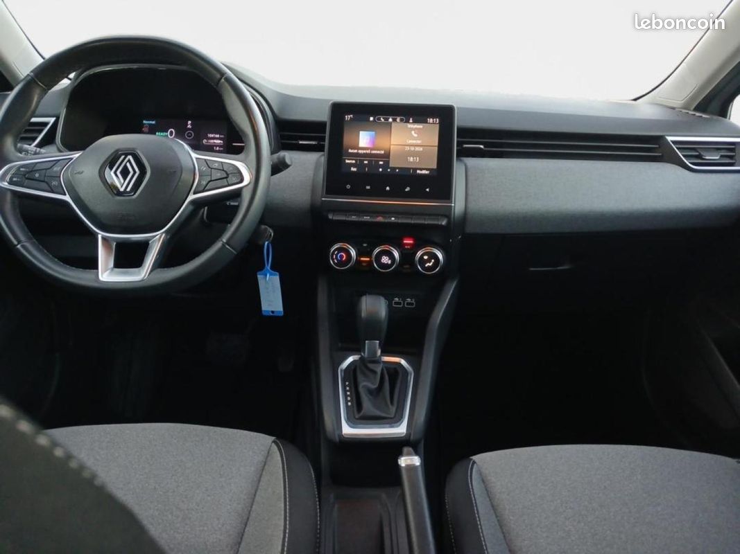 Renault Clio 1.6 E-Tech 145ch full hybrid Evolution (image 16)