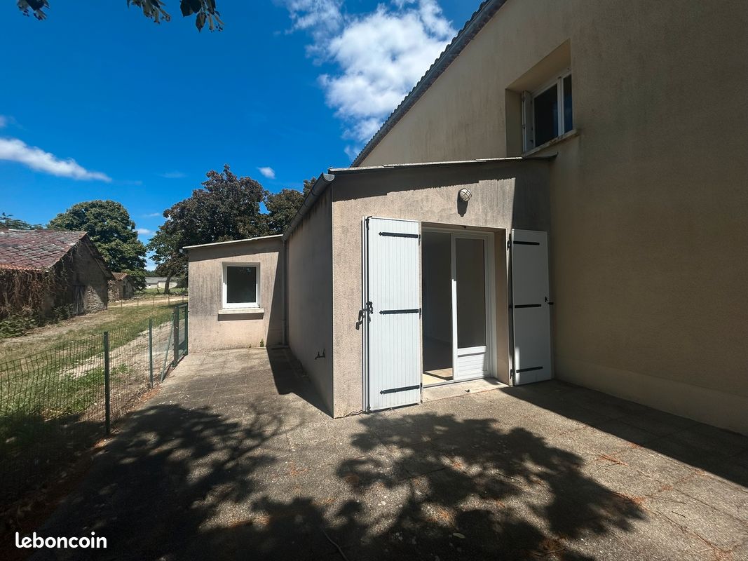 Maison 4 pièces 89 m² · à Châtillon-sur-Thouet · 89,3 m² · 750 €
