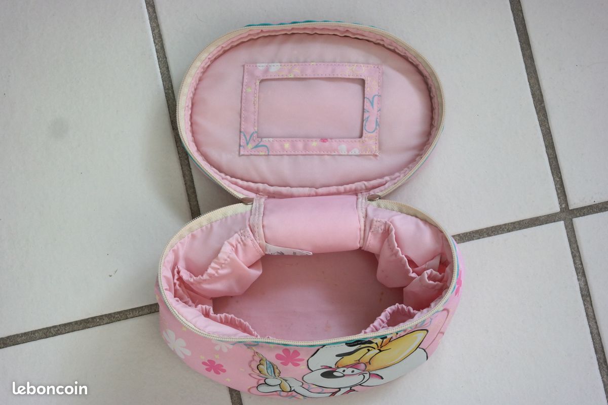 Trousse de toilettes petite fille (image 2)