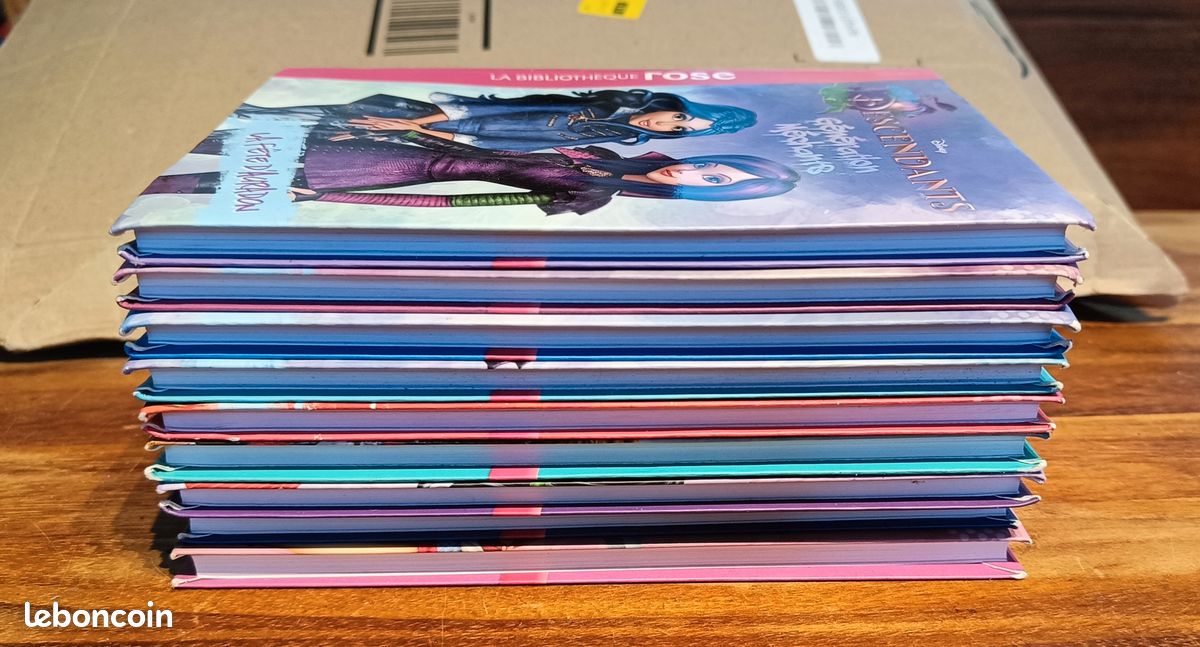 9 tomes Descendants Disney Bibliothèque rose 1-10 sauf 6 (image 3)