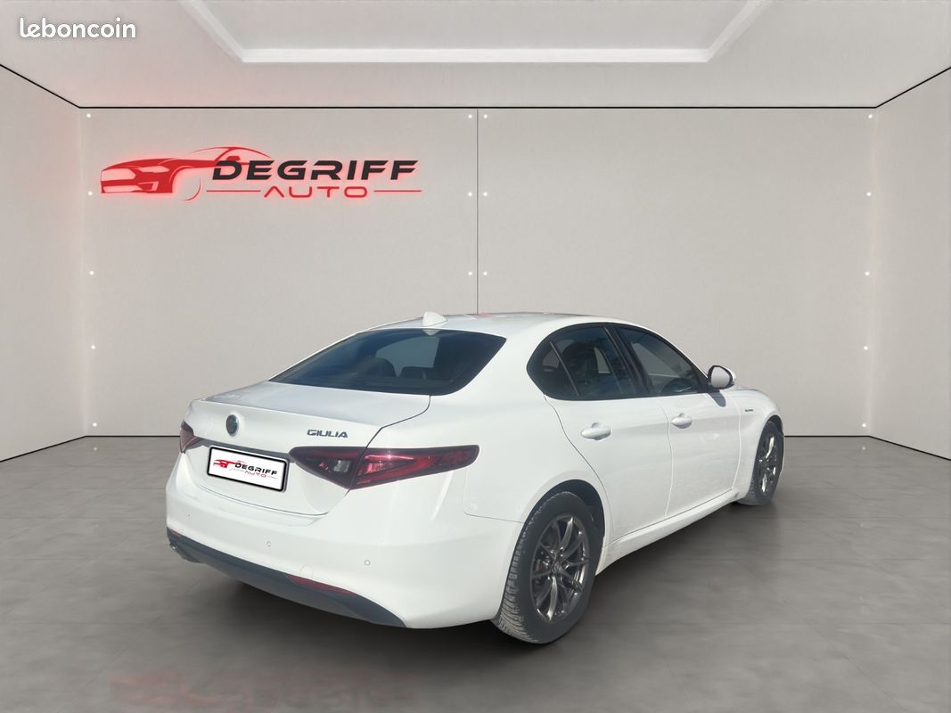 ALFA ROMEO GIULIA MY20 2.2 160 ch AT8 Super (image 5)