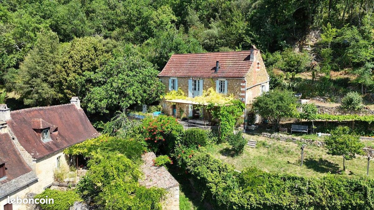 Maison 9 pièces 210 m² · à Saint-Vincent-de-Cosse · 210 m² · 449 000 €